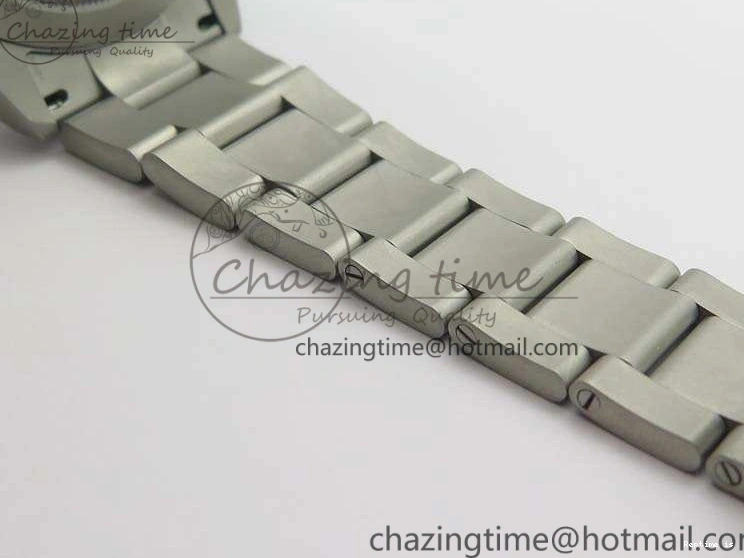 1225 Daytona Newman Sandblasted SS White Black Dial On SS Bracelet A Functional 3522